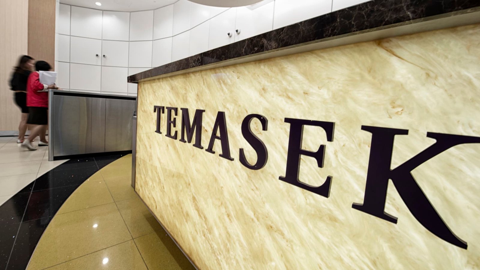 Singapore's Temasek warns that fake agents in China are trying to sell scam investments
